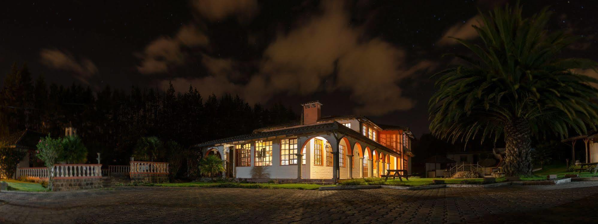 Hosteria San Carlos Tababela Eksteriør billede